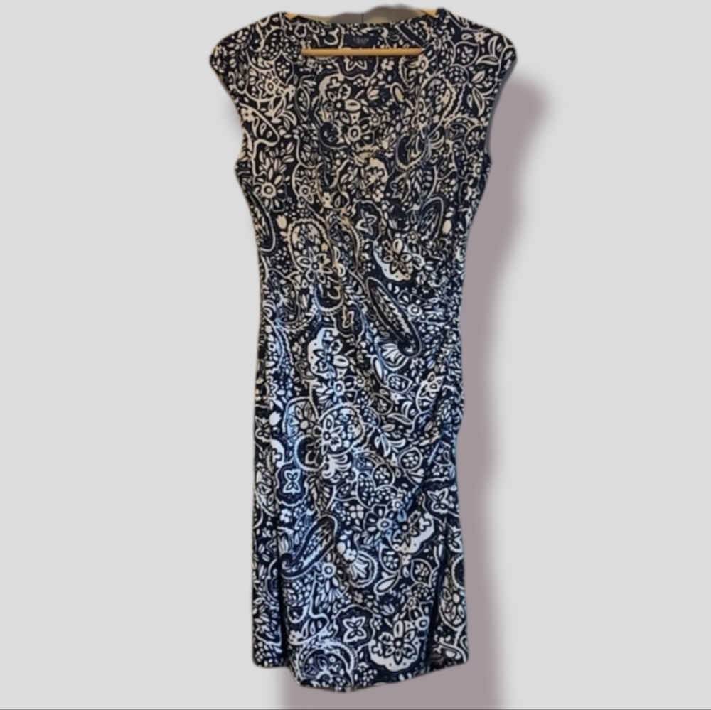 LIKE NEW CHAPS NAVY AND WHITE PAISLEY PRINT FAUX WRAP MIDI DRESS